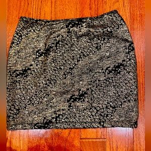 Forever 21 size S gold foil mini skirt